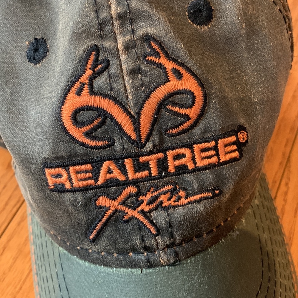💛2/$20 Real tree hat - Picture 2 of 5